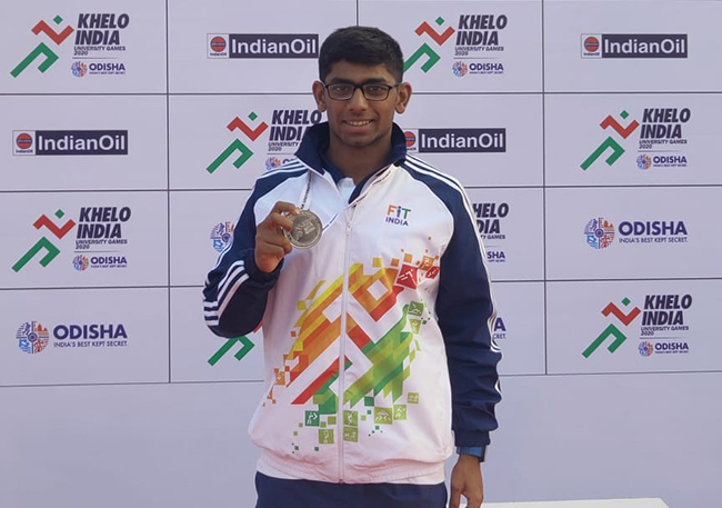 ರಾಷ್ಟ್ರೀಯ ಈಜು ಸ್ಪರ್ಧೆಯಲ್ಲಿ ಸುಹಾಸ್‍ಗೆ ಬೆಳ್ಳಿಪದಕ