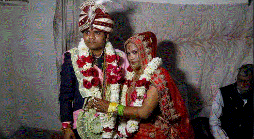 ಮುಸ್ಲಿಂ ಸೋದರರು ನನ್ನ ರಕ್ಷಣೆಗೆ ನಿಂತಿದ್ದಾರೆ: ಹಿಂಸಾಚಾರದ ನಡುವೆ ನಡೆದ ತನ್ನ ವಿವಾಹದ ಬಗ್ಗೆ ಸಾವಿತ್ರಿ