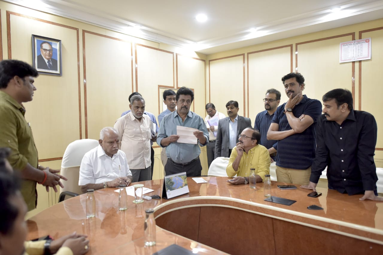 ಮೃತ ಪತ್ರಕರ್ತರ ಕುಟುಂಬಗಳಿಗೆ ತಲಾ 5 ಲಕ್ಷ ರೂ.ಪರಿಹಾರ - ಸಿಎಂ ಯಡಿಯೂರಪ್ಪ