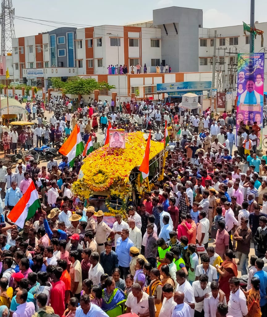 ಕೋಲಾರ: ಸಕಲ ಸರ್ಕಾರಿ ಗೌರವದೊಂದಿಗೆ ಹುತಾತ್ಮ ಯೋಧನ ಅಂತ್ಯಕ್ರಿಯೆ