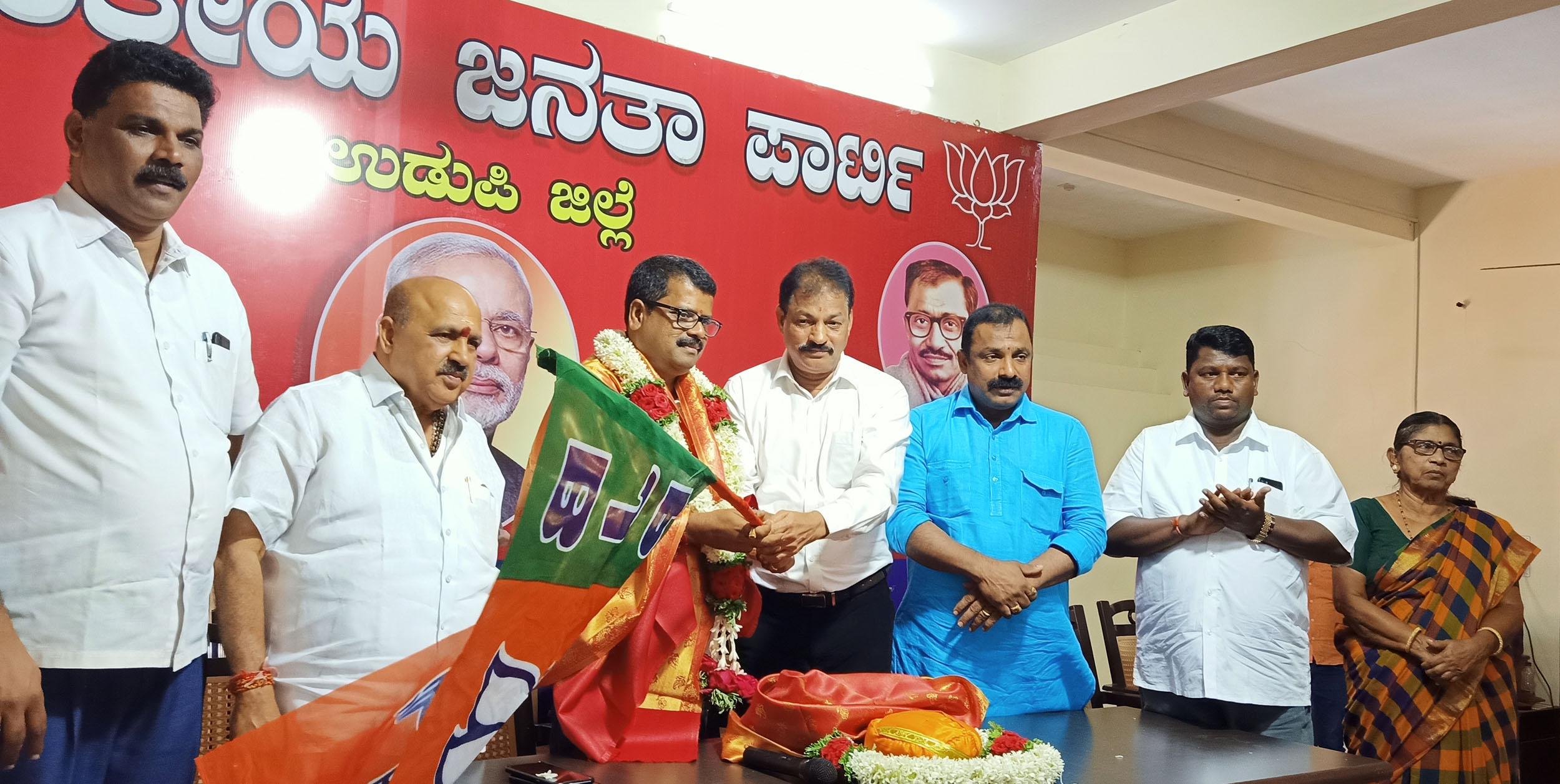 ಉಡುಪಿ: ಬಿಜೆಪಿ ಜಿಲ್ಲಾಧ್ಯಕ್ಷರಾಗಿ ಸುರೇಶ್ ನಾಯಕ್ ಅಧಿಕಾರ ಸ್ವೀಕಾರ