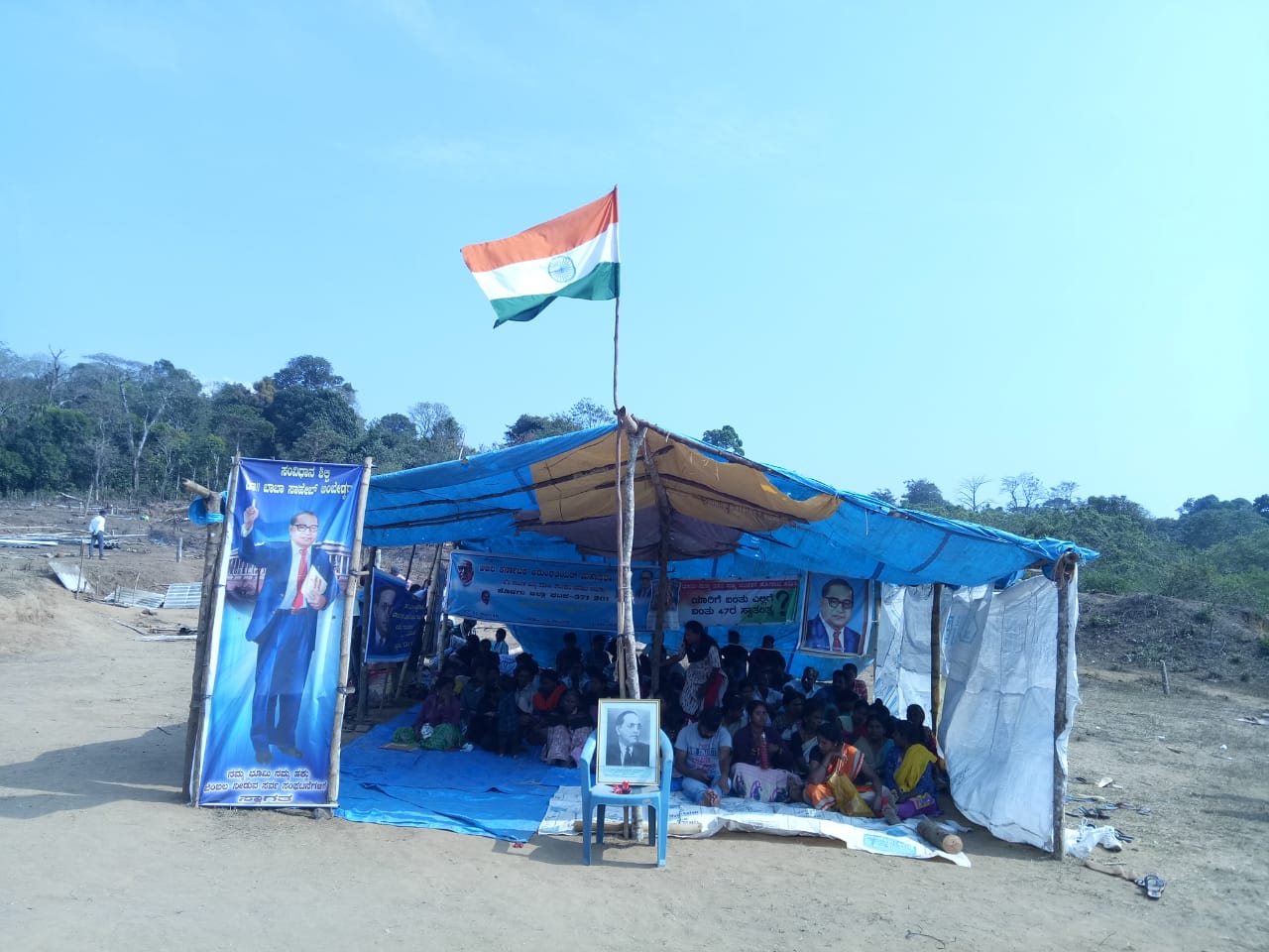 ಬಾಳುಗೋಡು ವಸತಿ ರಹಿತರ ಗುಡಿಸಲು ತೆರವು ಪ್ರಕರಣ: ಮುಂದುವರಿದ ನಿರಾಶ್ರಿತರ ಪ್ರತಿಭಟನೆ