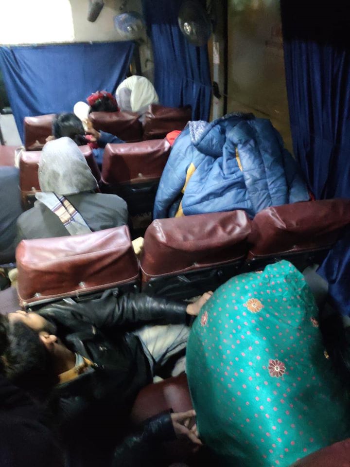 ರವೀಶ್ ಕುಮಾರ್ ಪ್ರಯಾಣಿಸುತ್ತಿದ್ದ ಬಸ್ ಮೇಲೆ ಕಲ್ಲು ತೂರಾಟ: ಪ್ರಯಾಣಿಕನಿಗೆ ಗಾಯ