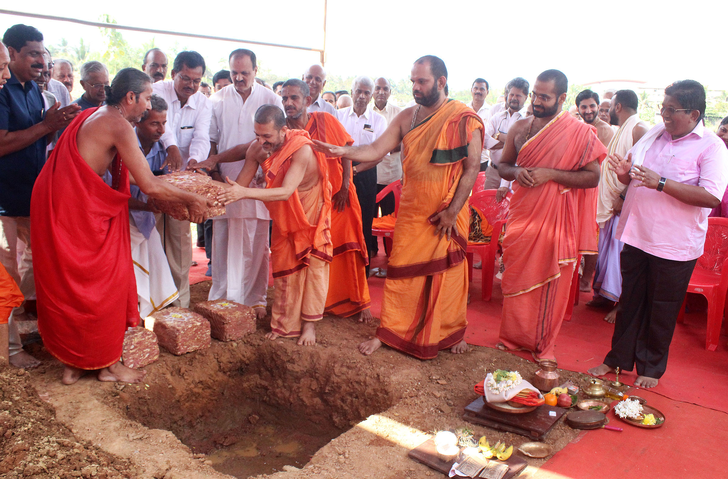 ಯಕ್ಷಗಾನ ಅಭಿವೃದ್ಧಿ, ತರಬೇತಿ, ಸಂಶೋಧನಾ ಕೇಂದ್ರಕ್ಕೆ ಶಿಲಾನ್ಯಾಸ