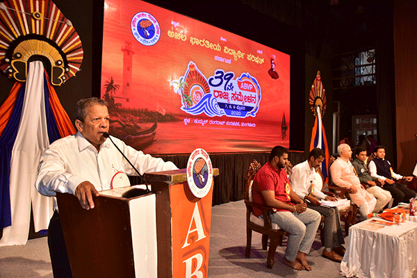 ದೇಶದ ಹಿತಕ್ಕಾಗಿ ಸಮರ್ಪಣಾಭಾವದಿಂದ ಕಾರ್ಯನಿರ್ವಹಿಸಿ: ಎನ್.ವಿನಯ ಹೆಗ್ಡೆ