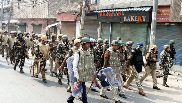 ದಿಲ್ಲಿ ಹಿಂಸಾಚಾರ: ಬಂಧಿತರ ಹೆಸರು, ವಿಳಾಸ ಒದಗಿಸಲು ಮಾನವ ಹಕ್ಕು ಕಾರ್ಯಕರ್ತರ ಆಗ್ರಹ