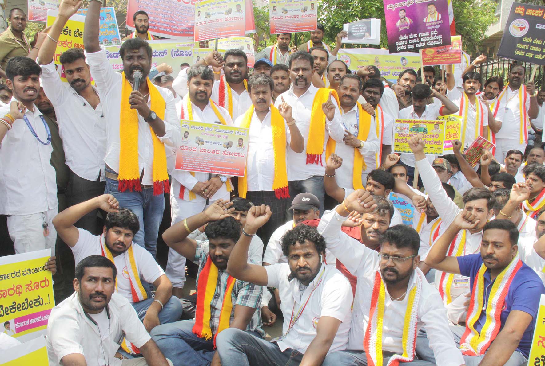 ಅನುದಾನದ ಅಸಮರ್ಪಕ ಬಳಕೆ ಆರೋಪ: ಸರಕಾರದ ವಿರುದ್ಧ ಚಾಲಕರ ಪ್ರತಿಭಟನೆ