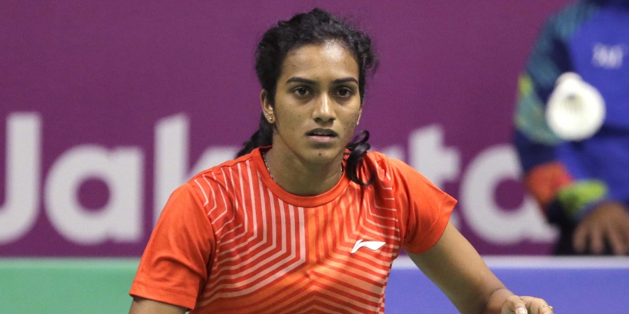 ಸ್ಪರ್ಧೆಯಲ್ಲಿ  ಮುಂದುವರಿಯಲು ಕ್ರೀಡಾ ಸಚಿವರ ಸಲಹೆ ಕೇಳಿದ ಸಿಂಧು