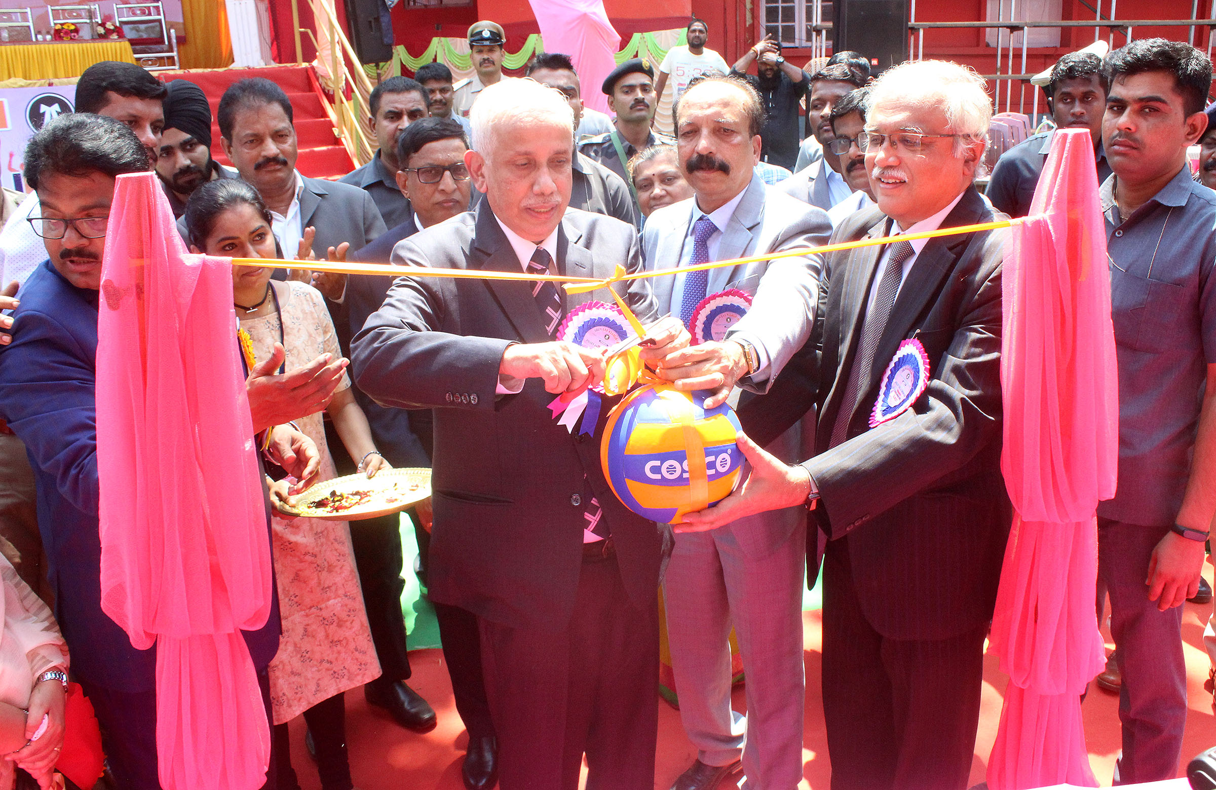 ಕ್ರೀಡಾಸ್ಪೂರ್ತಿಯನ್ನು ವಕೀಲ ವೃತ್ತಿ ಜೀವನದಲ್ಲೂ ಅಳವಡಿಸಿ: ನ್ಯಾ.ಅಬ್ದುಲ್ ನಝೀರ್