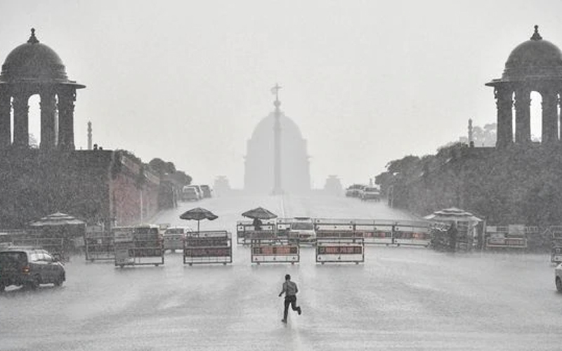 ದಿಲ್ಲಿ: ಭಾರೀ ಆಲಿಕಲ್ಲು ಮಳೆ