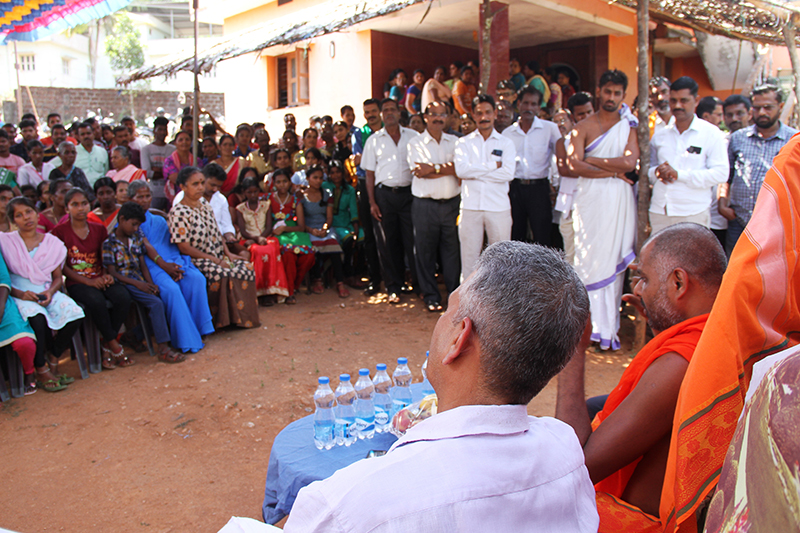 ಕರಿಂಜೆಯಲ್ಲಿ ಕೊರೋನಾ ನಿಗಾ ಕೇಂದ್ರ ಬೇಡ : ಕರಿಂಜೆ ಶ್ರೀ