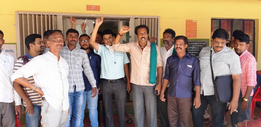 ಮಂಡ್ಯ: ರೈತರ ಒಡವೆ ಹರಾಜು ವಿರೋಧಿಸಿ ರೈತಸಂಘ ಪ್ರತಿಭಟನೆ