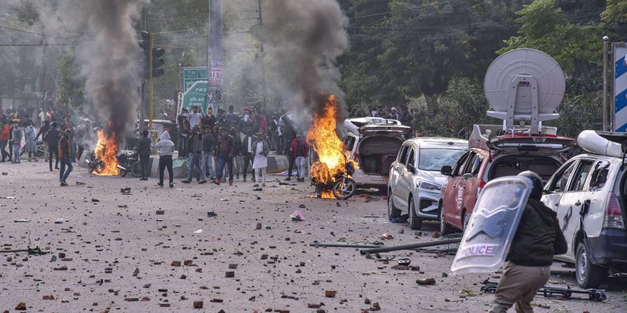 ಸಿಎಎ ವಿರೋಧಿ ಪ್ರತಿಭಟನೆ ವೇಳೆ ಸೊತ್ತುಹಾನಿ: 21.67 ಲಕ್ಷ ರೂ. ಪಾವತಿಸಲು 13 ಮಂದಿಗೆ ನೋಟಿಸ್