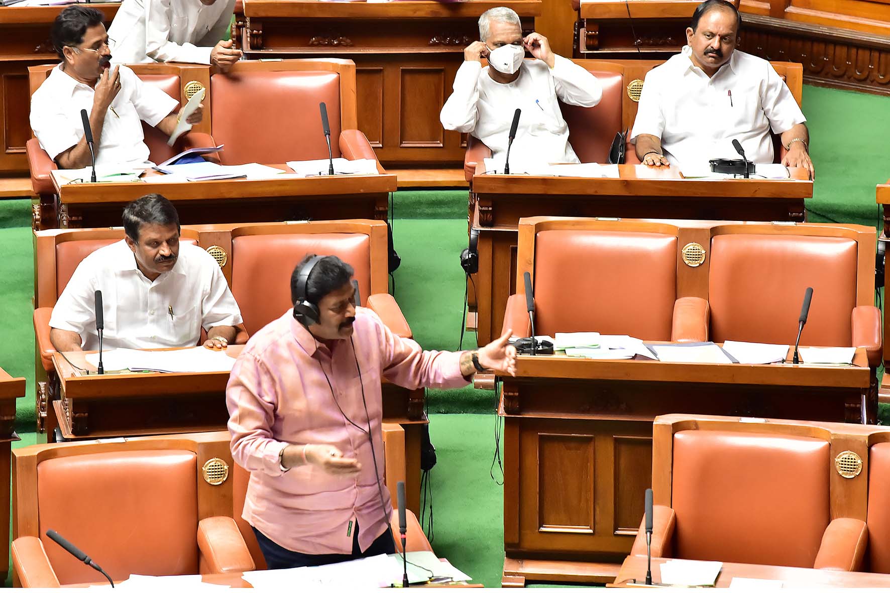 ಕಾಡಾನೆ, ಕೃಷ್ಣಮೃಗಗಳಿಂದ ಬೆಳೆ ಹಾನಿ: ಪರಿಹಾರ ಮೊತ್ತ ಹೆಚ್ಚಳಕ್ಕೆ ಚಿಂತನೆ- ಅರಣ್ಯ ಸಚಿವ ಆನಂದ್‌ಸಿಂಗ್