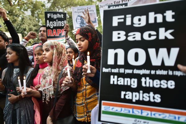 ಬಾಲಕಿಯ ಅತ್ಯಾಚಾರ, ಕೊಲೆಗೈದು ಮೃತದೇಹ ಮರಕ್ಕೆ ನೇತು ಹಾಕಿದ 7 ವಿದ್ಯಾರ್ಥಿಗಳು