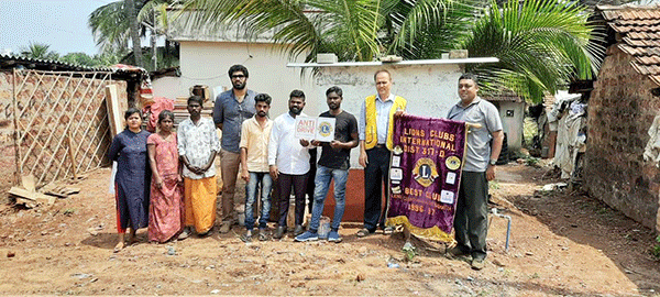 ಎಪಿಡಿ ಫೌಂಡೇಶನ್‌ನಿಂದ ಶೌಚಾಲಯ ಹಸ್ತಾಂತರ