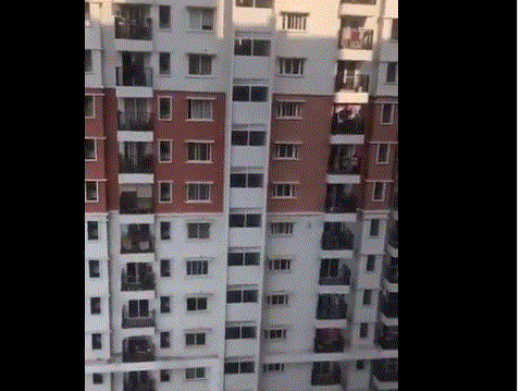 ಕೊರೊನಾವೈರಸ್ ವಿರುದ್ಧದ ಹೋರಾಟ: ದೇಶಾದ್ಯಂತ ಆರೋಗ್ಯ ಕಾರ್ಯಕರ್ತರಿಗೆ ಚಪ್ಪಾಳೆ