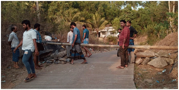 ಹೊರಗಿನವರಿಗೆ ಹರೇಕಳ ಆಲಡ್ಕಕ್ಕೆ ಪ್ರವೇಶವಿಲ್ಲ: ಗ್ರಾಮಸ್ಥರಿಂದಲೇ ರಸ್ತೆ ಬಂದ್!
