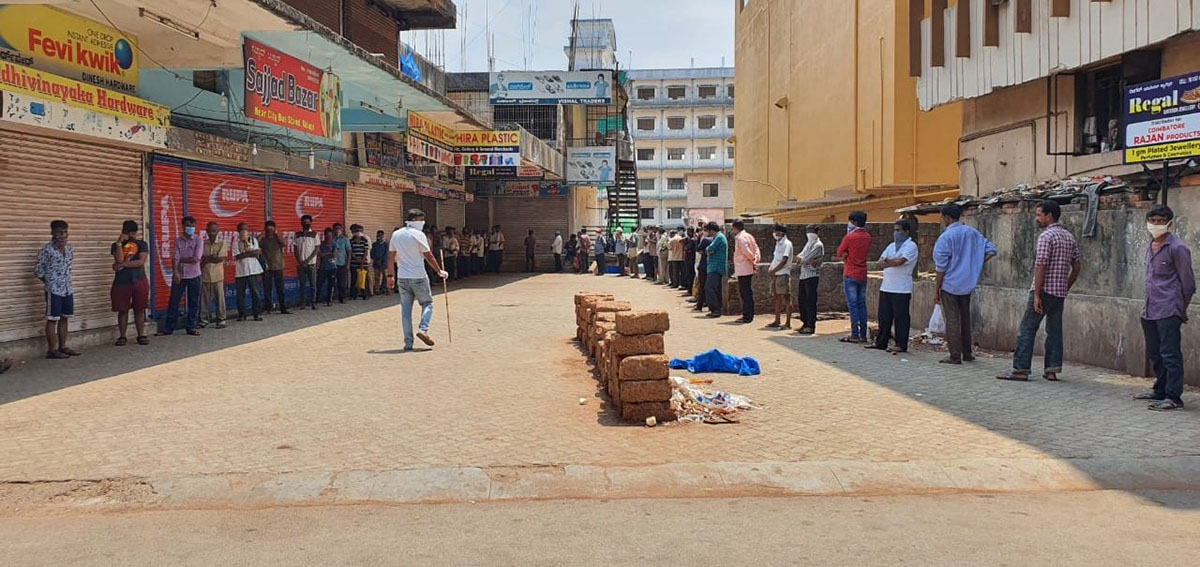 ಉಡುಪಿ ಪರಿಸರದಲ್ಲಿ ಪ್ರತಿದಿನ ನಿರಾಶ್ರಿತರಿಗೆ ಭೋಜನ