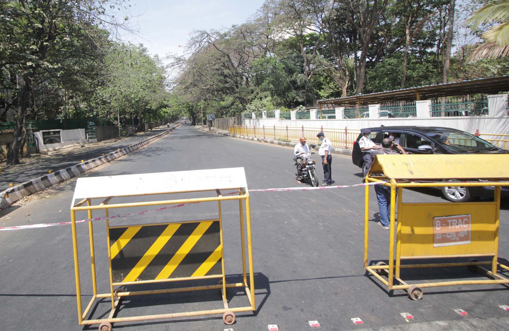 ಕೊರೋನ ಭೀತಿಯಿಂದ ಬೆಂಗಳೂರು ತೊರೆದ ಜನತೆ: ರಾಜ್ಯ ರಾಜಧಾನಿ ಖಾಲಿ ಖಾಲಿ