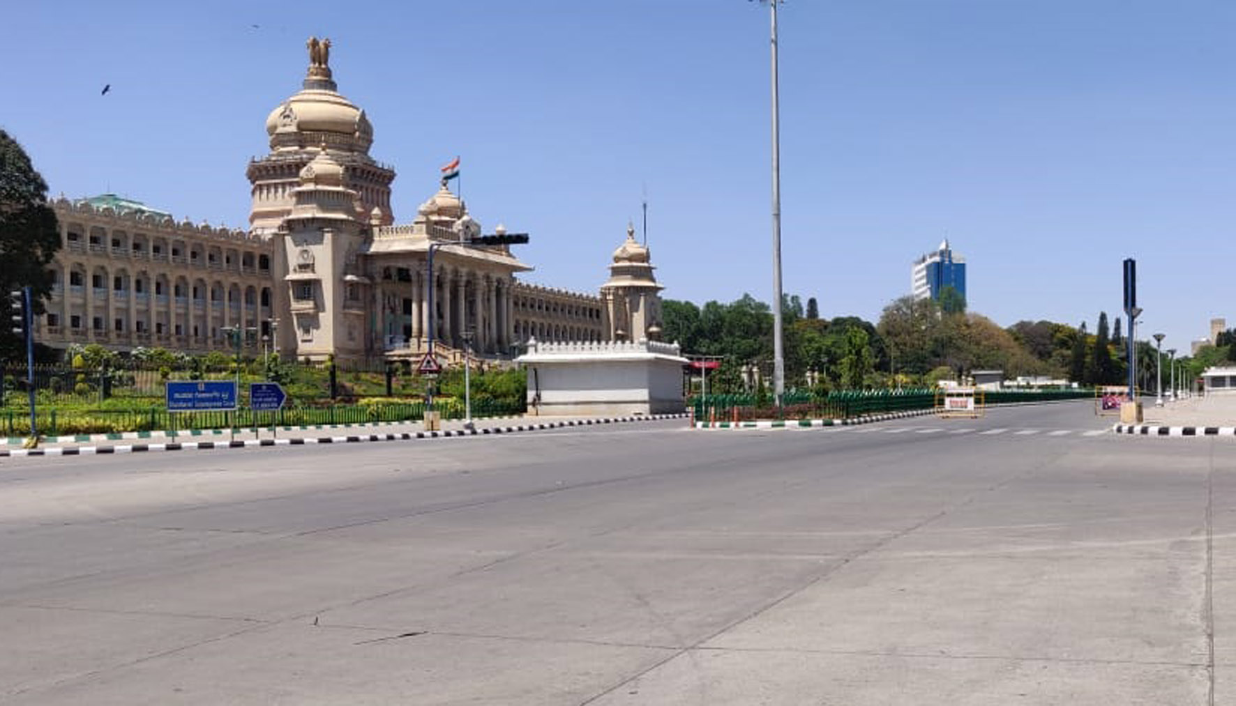 ಜೂನ್‍ವರೆಗೂ ಲಾಕ್ ಡೌನ್ ಸುದ್ದಿ: ಬೆಂಗಳೂರು ಬಿಡಲು ಮತ್ತಷ್ಟು ಕಾರ್ಮಿಕರು ಸಜ್ಜು....!