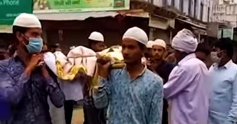ಲಾಕ್ ಡೌನ್ ನಿಂದ ಕುಟುಂಬ ಕಂಗಾಲು: ಹಿಂದೂ ವ್ಯಕ್ತಿಯ ಅಂತ್ಯಸಂಸ್ಕಾರ ನೆರವೇರಿಸಿದ ನೆರೆಹೊರೆಯ ಮುಸ್ಲಿಮರು