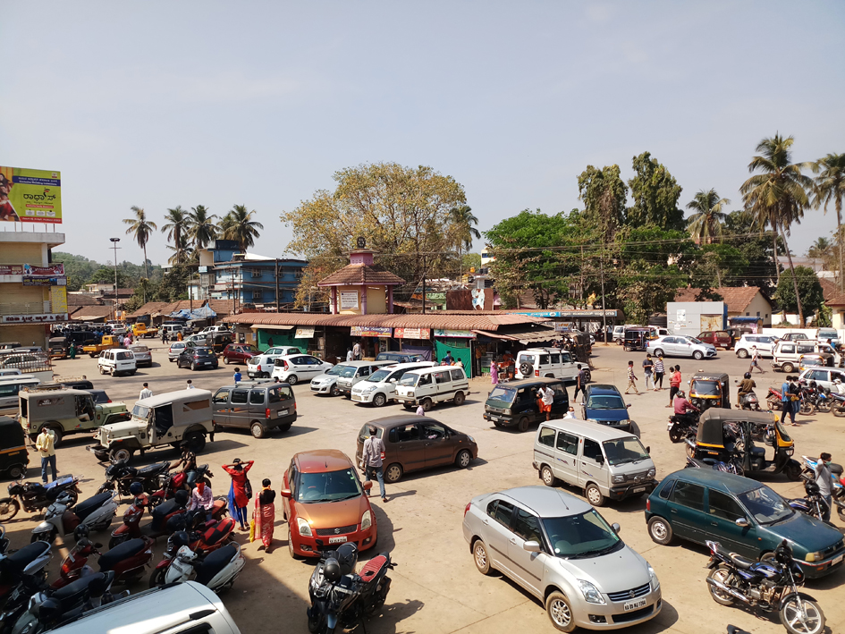 ಉಪ್ಪಿನಂಗಡಿ:  ಸಡಿಲಗೊಂಡ ಲಾಕ್‍ಡೌನ್;  ಖರೀದಿಗೆ ಮುಗಿಬಿದ್ದ ಜನತೆ