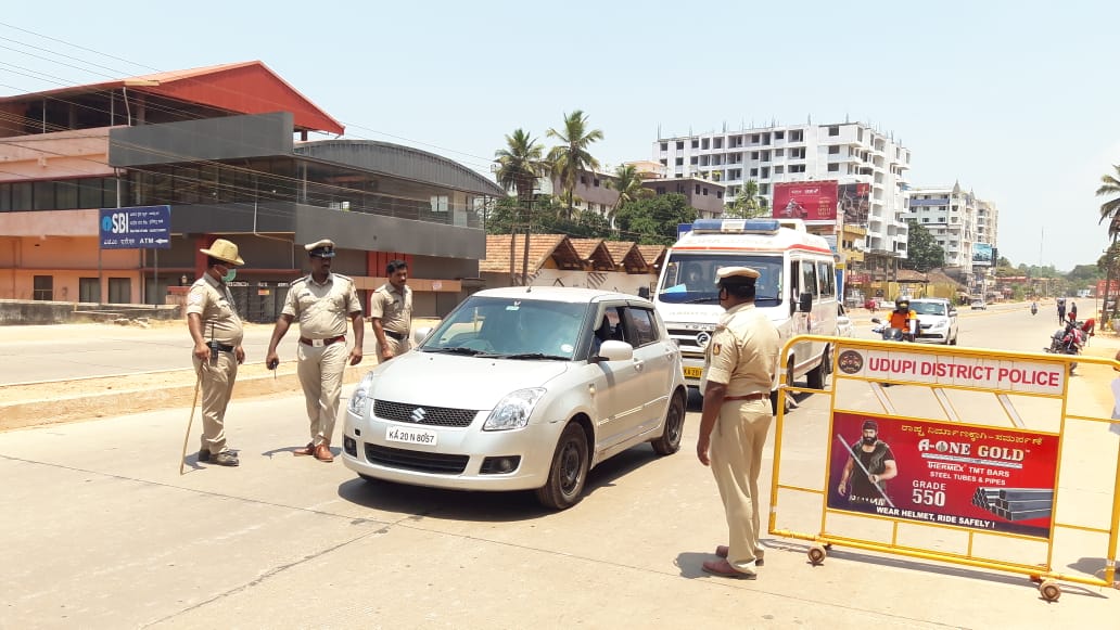 ಉಡುಪಿ ಜಿಲ್ಲೆಯಾದ್ಯಂತ 32 ಚೆಕ್‌ಪೋಸ್ಟ್: ಪೊಲೀಸರಿಂದ ತೀವ್ರ ತಪಾಸಣೆ