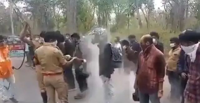 ಕೇರಳದಲ್ಲಿ ವಲಸೆ ಕಾರ್ಮಿಕರಿಗೆ ಸಿಂಪಡಿಸಿದ್ದು ಸೋಪ್ ಮಿಶ್ರಿತ ನೀರು: ಅಧಿಕಾರಿಗಳ ಸ್ಪಷ್ಟೀಕರಣ