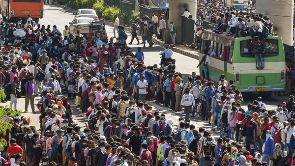 ಲಾಕ್ ಡೌನ್: ವಲಸೆ ಕಾರ್ಮಿಕರ ಬಗ್ಗೆ ಮಾಹಿತಿ ನೀಡಿದ ಯುವಕನ ಥಳಿಸಿ ಹತ್ಯೆ