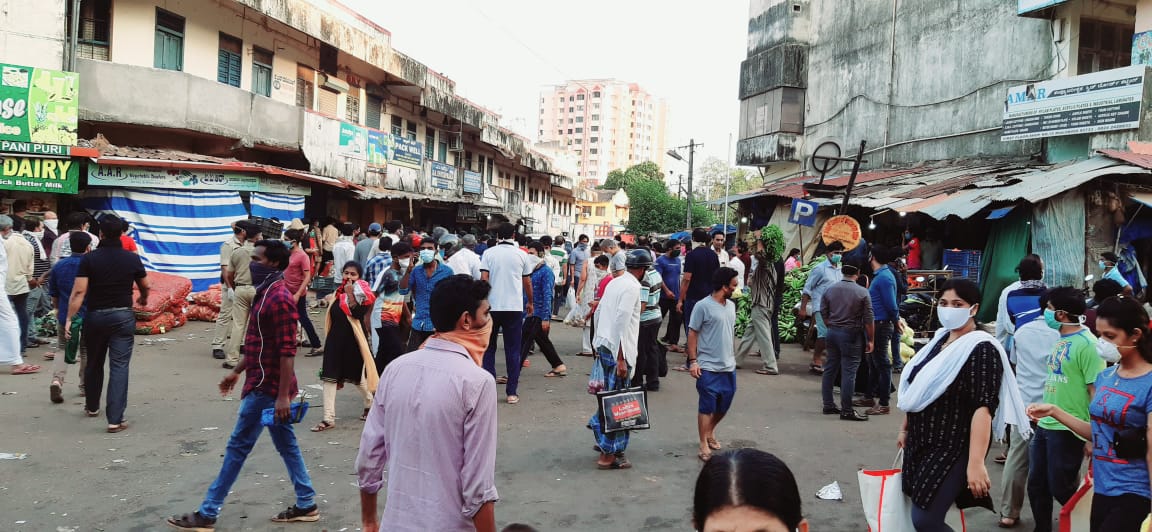 ಮಂಗಳೂರು: ಹೋಲ್‌ಸೇಲ್ ಖರೀದಿದಾರರಿಗೆ ಮಾತ್ರ ಸೆಂಟ್ರಲ್ ಮಾರ್ಕೆಟ್ ರಾತ್ರಿ ವೇಳೆ ಓಪನ್
