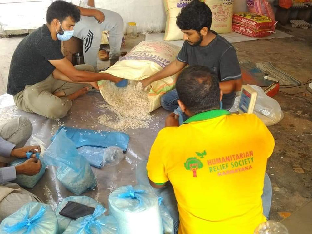 ಎಚ್‌ಆರ್‌ಎಸ್‌ನಿಂದ ಊಟ, ಆಹಾರ ಕಿಟ್ ವಿತರಣೆ