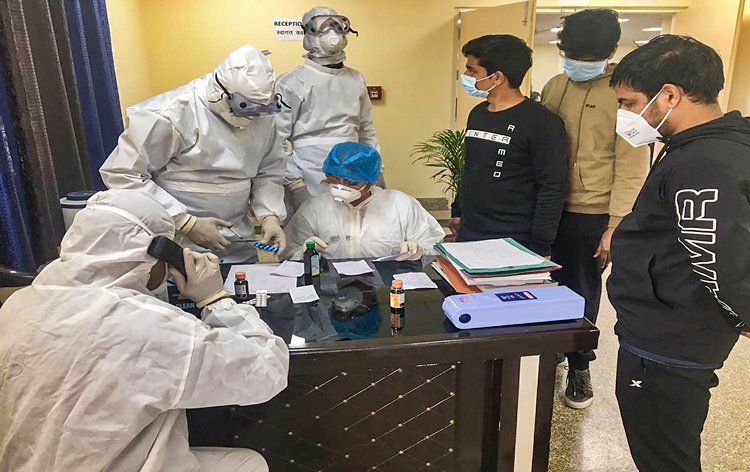 ವಿದೇಶದಲ್ಲಿರುವ 17 ಭಾರತೀಯರಿಗೆ ವೈರಸ್ ಸೋಂಕು