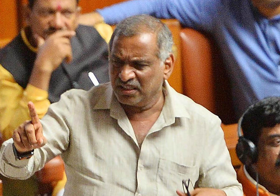 ಹಣವುಳ್ಳವರು ಮಾತ್ರ ಬದುಕಲು ಸಾಧ್ಯವೆಂದರೆ ಸಂವಿಧಾನಕ್ಕೆ ಅರ್ಥವಿದೆಯೇ ?: ಸಚಿವ ಮಾಧುಸ್ವಾಮಿ