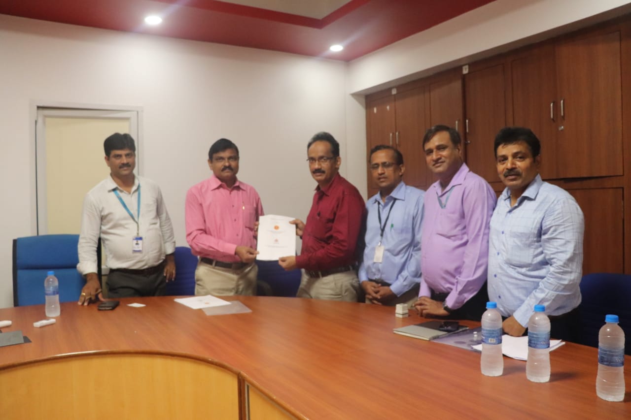 ಆಳ್ವಾಸ್ ಕಾಲೇಜ್ ಮತ್ತು ವಿ ಅಂಡ್ ಜಿ ಇಂಡಸ್ಟ್ರೀಸ್ ಟೆಸ್ಟಿಂಗ್ ಲ್ಯಾಬೊರೋಟರಿಸ್ ನಡುವೆ ಒಡಂಬಡಿಕೆಗೆ ಸಹಿ