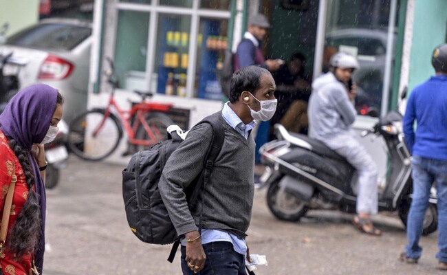 ಜಮ್ಮು-ಕಾಶ್ಮೀರದಲ್ಲಿ ಇಬ್ಬರಿಗೆ ಶಂಕಿತ ಕೊರೋನ ವೈರಸ್ ಸೋಂಕು : ಶಾಲೆಗಳು ಬಂದ್