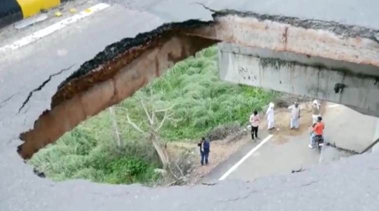 ​ಉದ್ಘಾಟನೆಯಾಗಿ ಆರೇ ತಿಂಗಳಲ್ಲಿ ಕುಸಿದ ಮೇಲ್ಸೇತುವೆ !