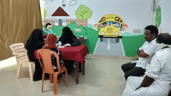 ಅಡ್ಡೂರು: ಮದ್ರಸ ಕೊಠಡಿಯಲ್ಲಿ ವೈದ್ಯ ದಂಪತಿಯಿಂದ ಆದರ್ಶ ಸೇವೆ