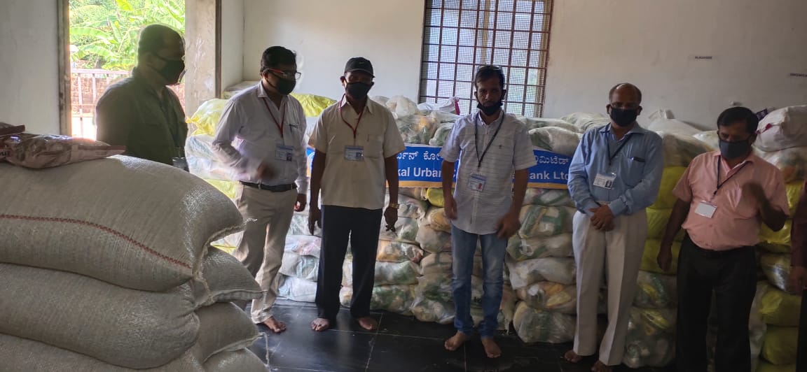 ಭಟ್ಕಳ ಅರ್ಬನ್ ಬ್ಯಾಂಕ್ ನಿಂದ ಸಿಎಂ ಪರಿಹಾರ ನಿಧಿಗೆ ರೂ.2ಲಕ್ಷ ದೇಣಿಗೆ