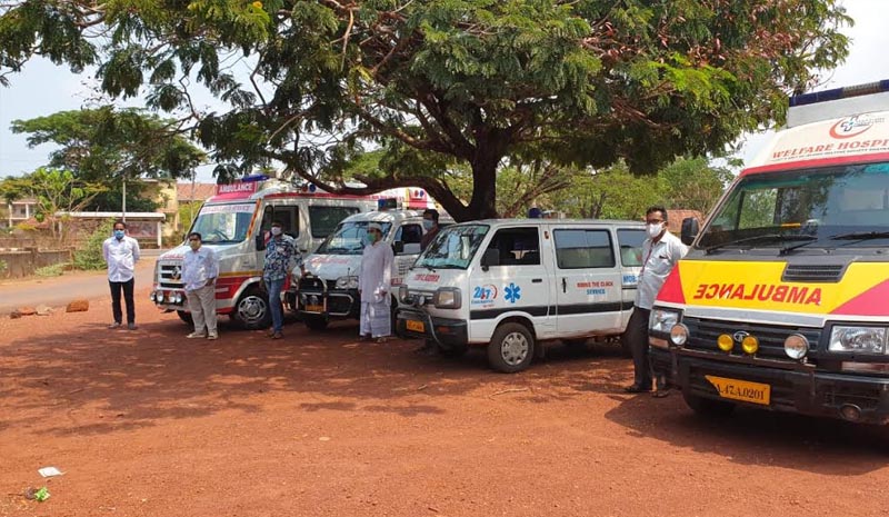 ಭಟ್ಕಳ: ಪ್ರವೇಶ ನಿರ್ಬಂಧ ಖಂಡಿಸಿ ಆ್ಯಂಬುಲೆನ್ಸ್ ಚಾಲಕರ ಪ್ರತಿಭಟನೆ