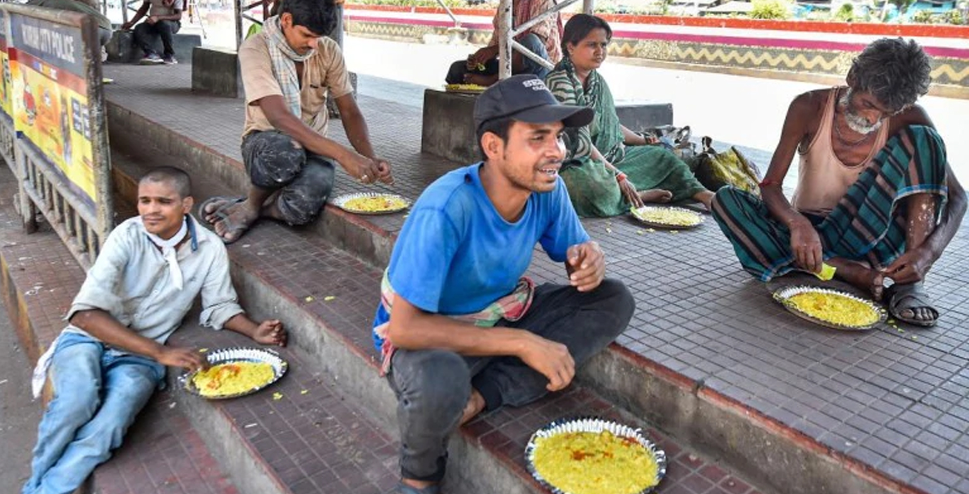 ಪಡಿತರ ಸೋರಿಕೆ ಬಗ್ಗೆ ಸದ್ಯ ಚಿಂತಿಸದಿರಿ, ಎಲ್ಲರಿಗೂ ಆಹಾರ ಒದಗಿಸಿ