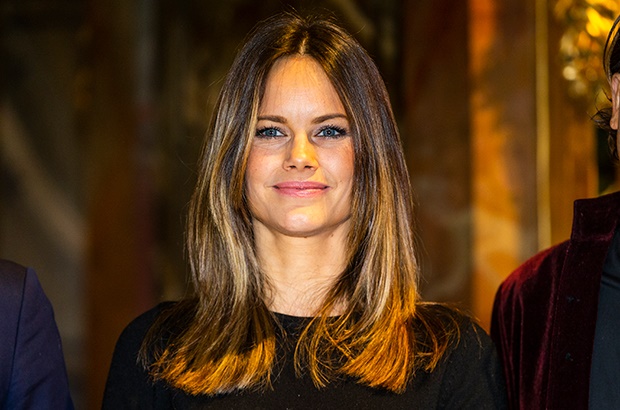 ಕೊರೋನ ವಿರುದ್ಧದ ಹೋರಾಟ: ನರ್ಸ್ ಆಗಿ ಆಸ್ಪತ್ರೆಯಲ್ಲಿ ಕೆಲಸ ಆರಂಭಿಸಿದ ರಾಜಕುಮಾರಿ