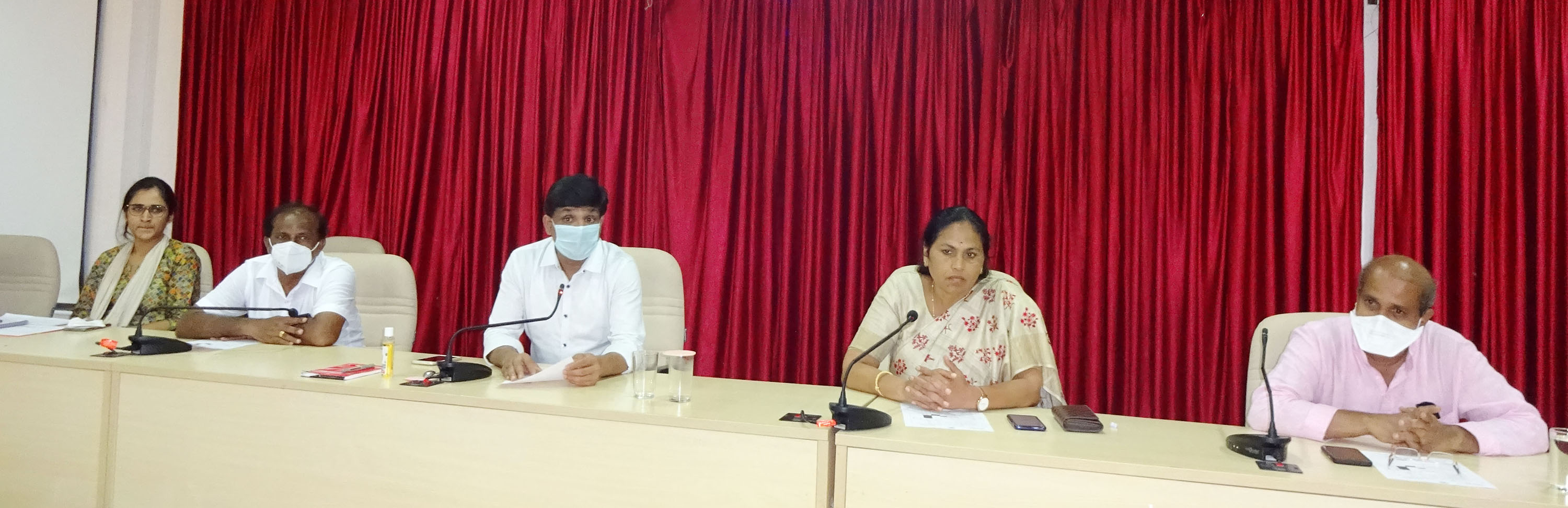 ಮಣಿಪಾಲ: ಕೋವಿಡ್ ಪರೀಕ್ಷಾ ಲ್ಯಾಬ್ ಆರಂಭಕ್ಕೆ ಸಚಿವರಲ್ಲಿ ಚರ್ಚೆ ; ಶೋಭಾ ಕರಂದ್ಲಾಜೆ