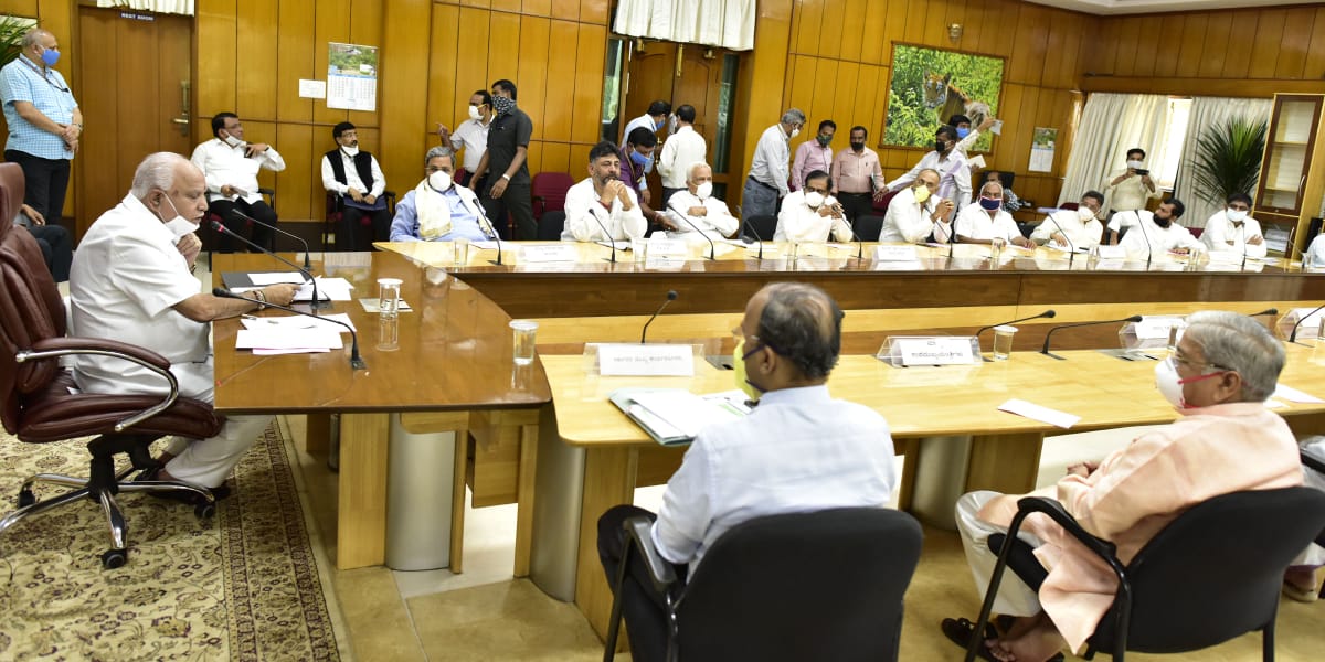 ರೈತರು, ಕಾರ್ಮಿಕರು, ಬಡವರು ಸೇರಿದಂತೆ ಅಸಹಾಯಕರ ನೆರವಿಗೆ ಸರ್ಕಾರ ನಿಲ್ಲಬೇಕು : ಸಿದ್ದರಾಮಯ್ಯ