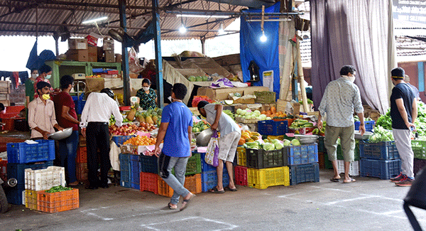 ದ.ಕ.: ಜನರಿಂದ ನಿರಾಳತೆಯ ಖರೀದಿ