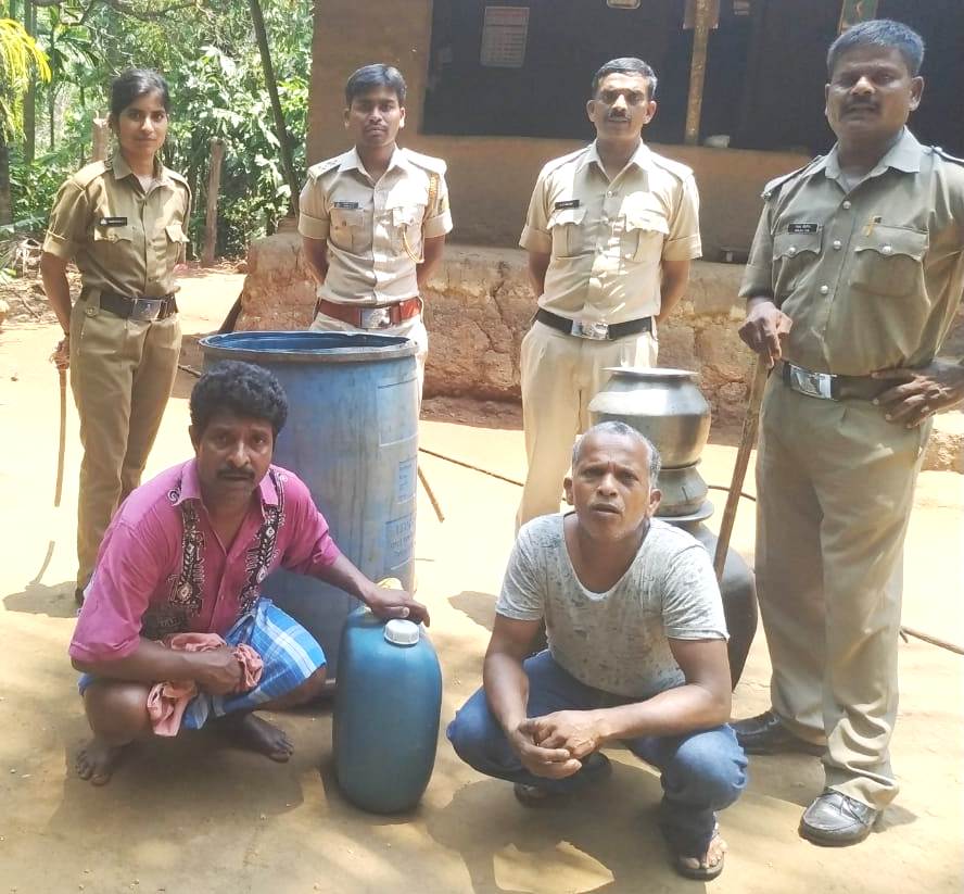 ಮಡಿಕೇರಿ: ಚೆಂಬು ಗ್ರಾಮದಲ್ಲಿ ಅಕ್ರಮ ಕಳ್ಳಭಟ್ಟಿ ಅಡ್ಡೆಗೆ ದಾಳಿ