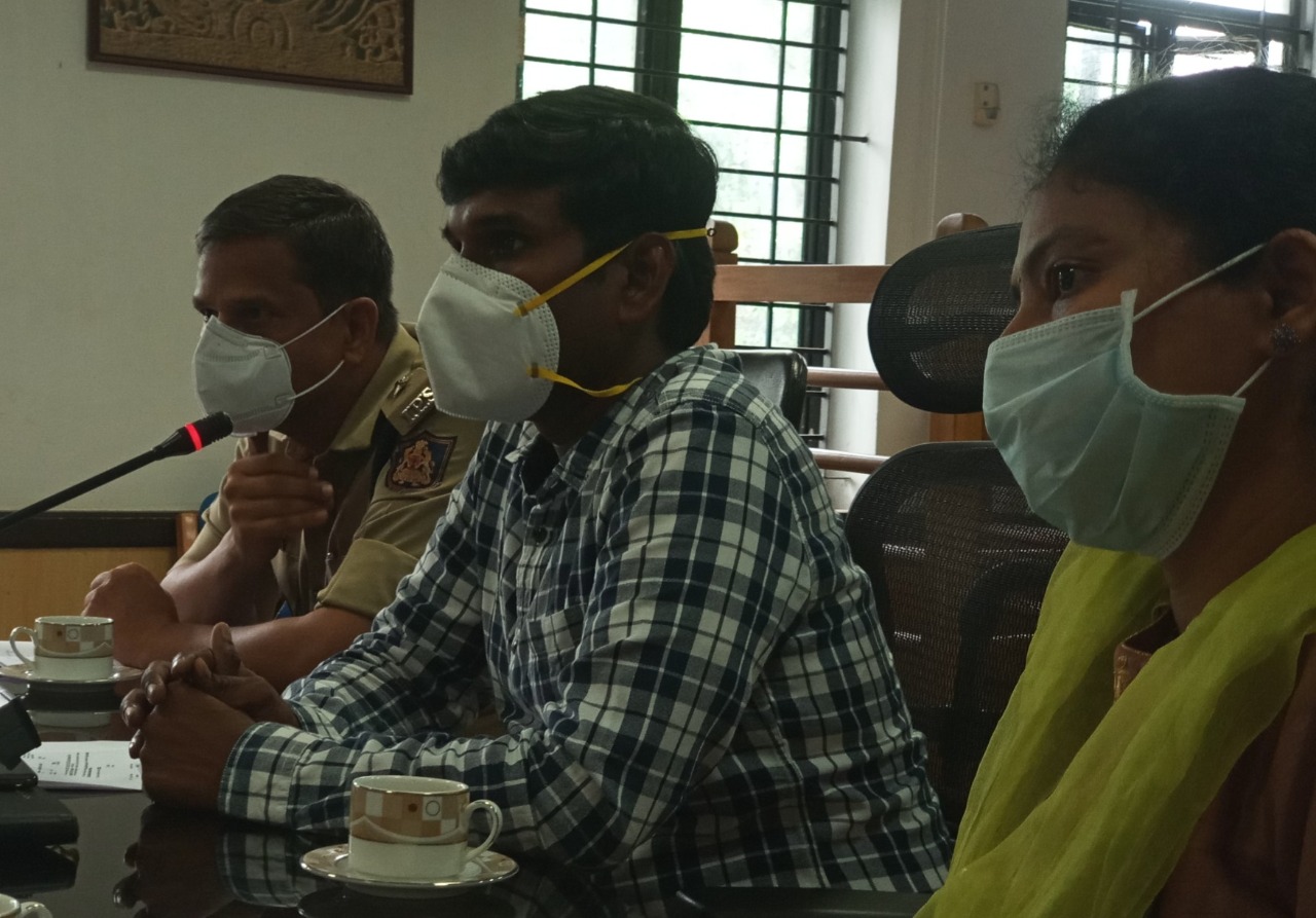 ಶಿವಮೊಗ್ಗ: ರ್ಯಾಪಿಡ್ ಟೆಸ್ಟ್ ಕಿಟ್ಸ್ ಮೂಲಕ ವೈದ್ಯಕೀಯ ಸಿಬ್ಬಂದಿಗಳ ತಪಾಸಣೆ; ಡಿಸಿ ಕೆ.ಬಿ.ಶಿವಕುಮಾರ್