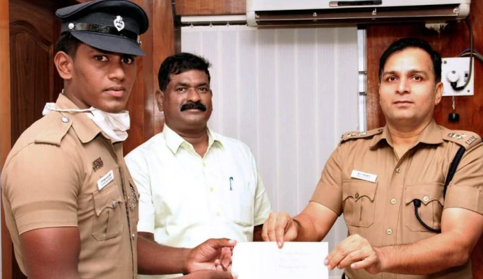 ಲಾಕ್ ಡೌನ್: ಟ್ಯಾಕ್ಸಿ ವ್ಯವಸ್ಥೆ, ರಕ್ತದಾನ ಮಾಡಿ ಮಹಿಳೆಯ ಹೆರಿಗೆಗೆ ನೆರವಾದ ಕಾನ್ ಸ್ಟೇಬಲ್ ಅಬೂತಾಹಿರ್