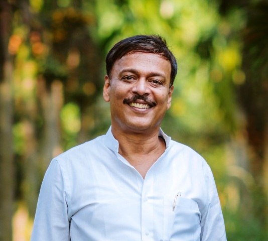 ಕೊರೋನ ಸೋಂಕಿತೆಯ ಶವ ಸಂಸ್ಕಾರಕ್ಕೆ ಹರಸಾಹಸ: ಎಲ್ಲಿಯೂ ಅವಕಾಶ ನೀಡದಿದ್ದರೆ ನನ್ನ ಜಮೀನಿನಲ್ಲಿ ನಡೆಸಿ-ರಾಜೇಶ್ ನಾಯ್ಕ್