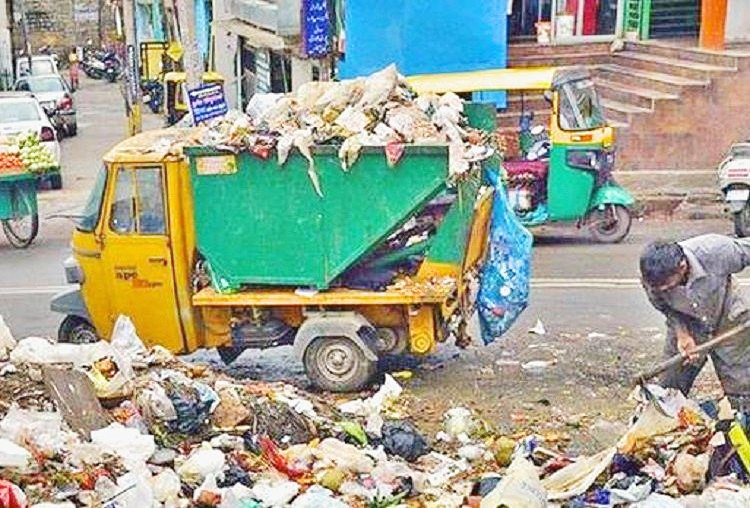 ಕಸ ಸಾಗಿಸುವ ಆಟೊ-ಲಾರಿ ಚಾಲಕರಿಗೆ 4 ತಿಂಗಳಿಂದ ಸಂಬಳ ಸಿಕ್ಕಿಲ್ಲ!